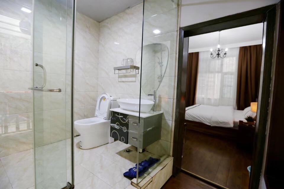 Fenghuang Little Bear Family Guest House Exterior photo