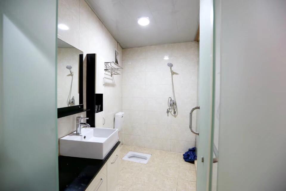 Fenghuang Little Bear Family Guest House Exterior photo